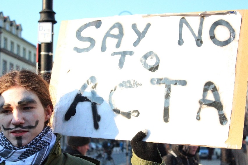 Nie dla ACTA po raz kolejny przez Pałacem Prezydenckim