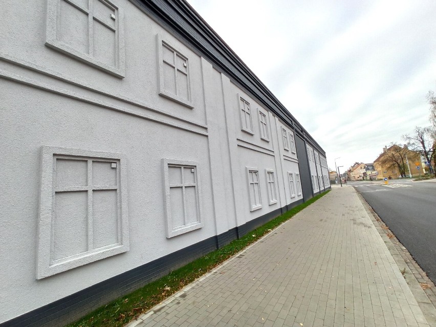 Nowa galeria handlowa w Rawiczu przy ulicy Wały Powstańców Wielkopolskich i Stanisława Kamińskiego