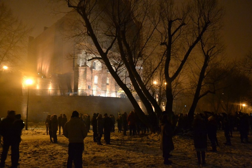 Sylwester 2014 w Malborku. Fajerwerki wystrzeliły nad Nogatem [ZDJĘCIA] 