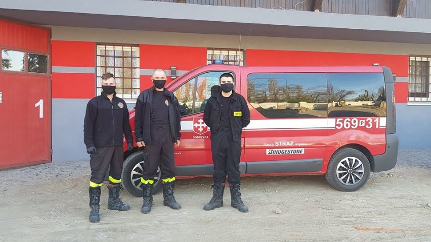 W gminie Dobrzyca za dystrybucję maseczek wielokrotnego użytku odpowiadają strażacy z jednostek OSP
