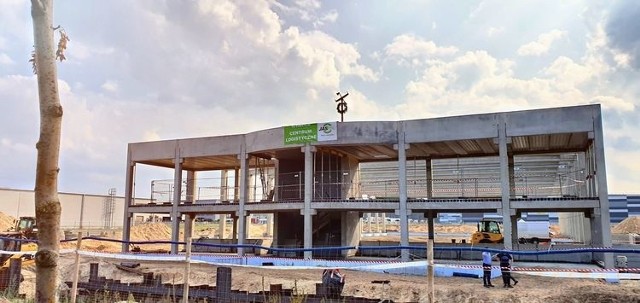 Nad budowanym nowym terminalem JAS-FBG w Bydgoszczy zawisła wiecha