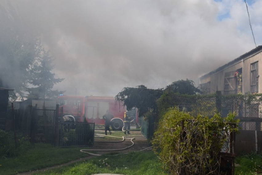 Gmina Gniezno. Pożar budynku gospodarczego w Pyszczynku