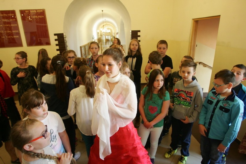 Uczniowie z Kunic w legnickim Zamku Piastowskim (ZDJĘCIA)