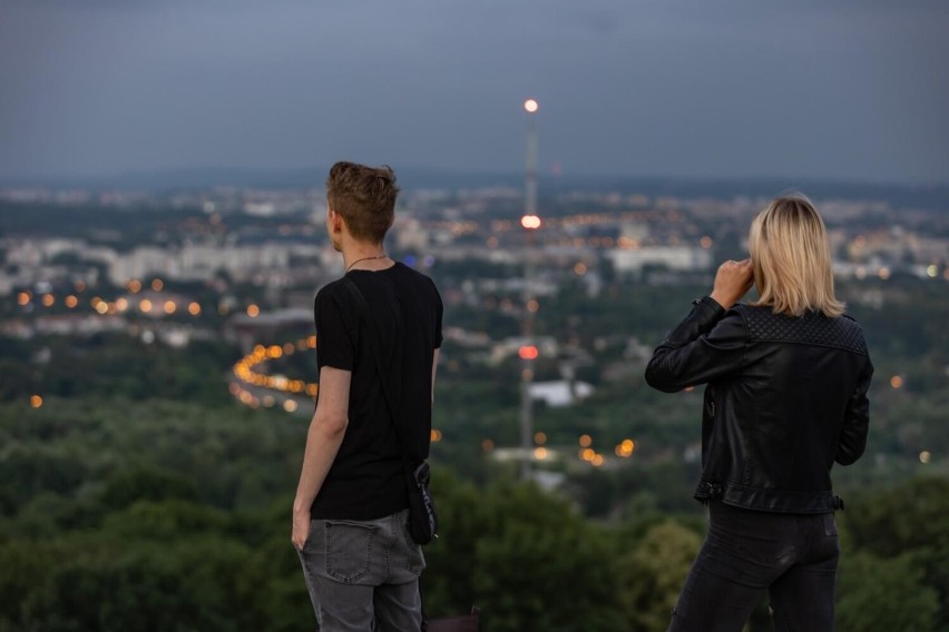 Kraków. Letnie zachody słońca na Kopcu Kościuszki. Odwiedziny do godziny 21. Co za widok!