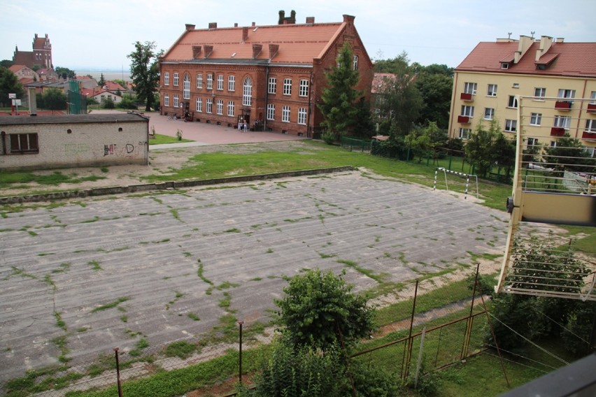 Gniew: „Stop” dla rozbudowy szkoły? Część mieszkańców przeciwna projektowi [ZDJĘCIA]