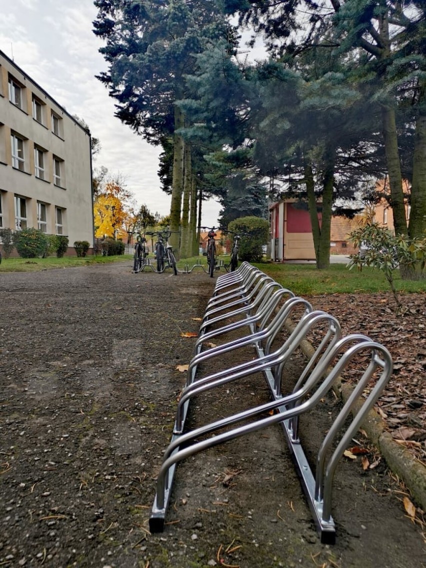 Miasto zakupiło stojaki dla rowerów
