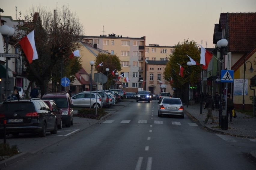 Nowy Dwór Gd. Sto nowych flag na ulicach miasta