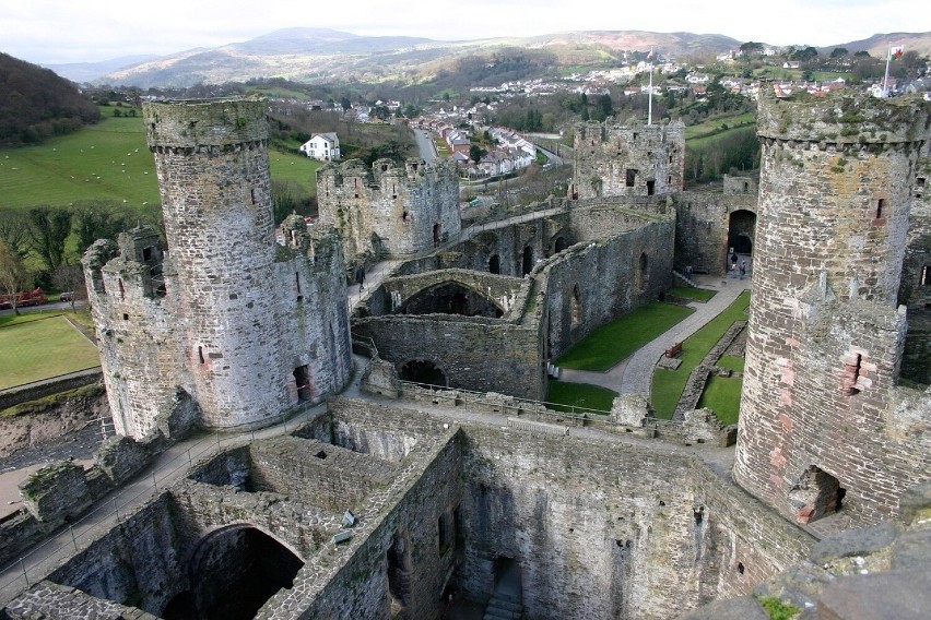 Zamek wzniesiony w XIII w. przez Edwarda I w czasie jego...
