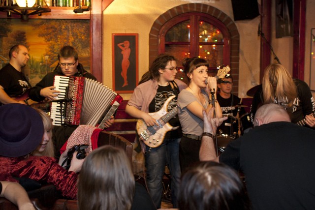 Muzycy piąte urodziny świętowali w pubie BeKa
