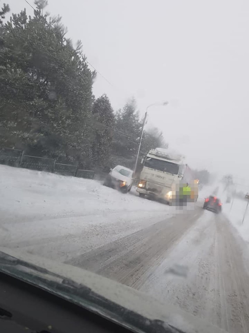 Jankowice ul Nowa kolizja osobówki z ciężarówką, nikomu nic się na szczęście nie stało