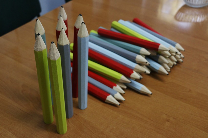 Nietypowe, magiczne ołówki trafiły m.in. do dzieci ze Szkoły...