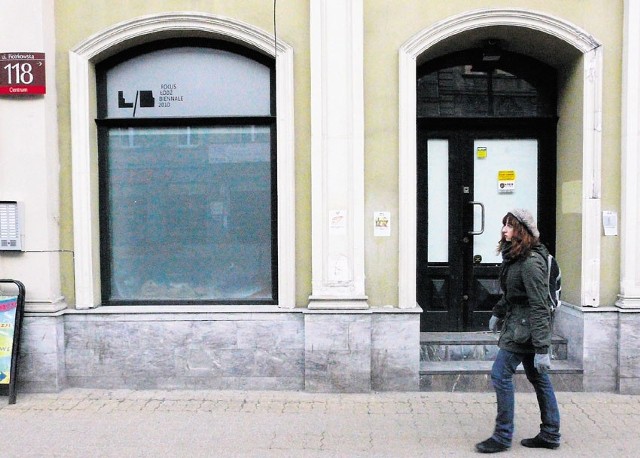 Witryny Fokus Łódź Biennale odstraszają przechodniów