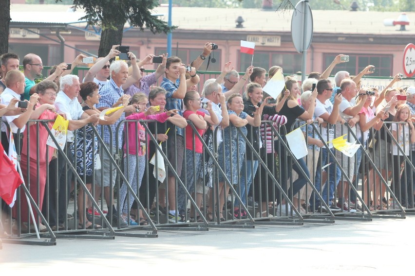 ŚDM 2016 Oświęcim. Papieża Franciszka na ulicach powitały tłumy [ZDJĘCIA]