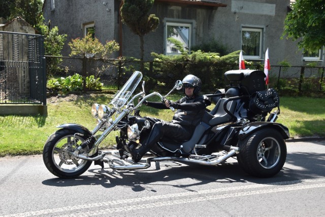 Motocykliści z całej Polski przyjechali do Byczyny, by wziąć udział w zlocie szlakiem hetmana Jana Zamoyskiego. Była parada po gminie, a także sadzenie drzew i krzewów w parku przy Pomniku Bitwy pod Byczyną.