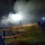 Gmina Wielgomłyny: Pożar drewnianej stodoły w Niedośpielinie. Kolejne podpalenie [ZDJĘCIA]
