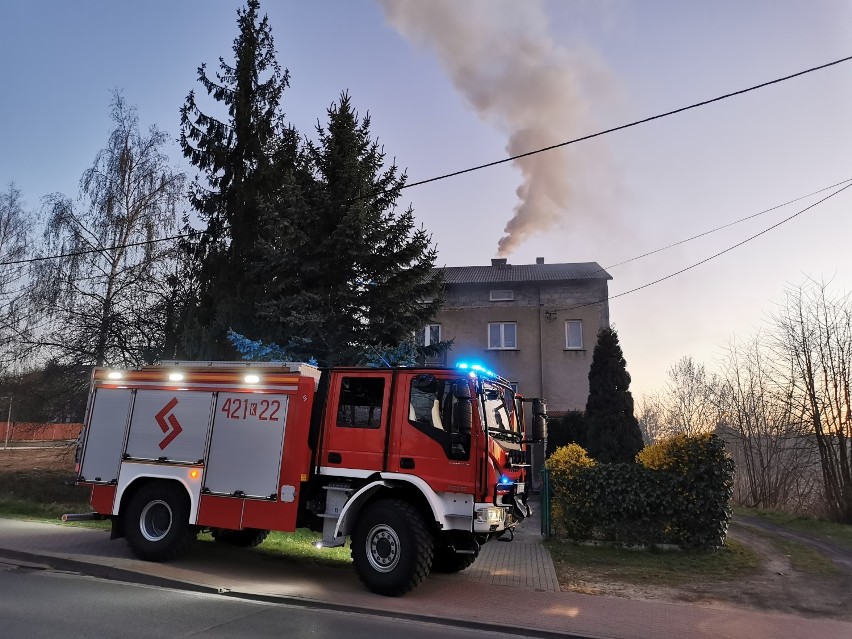 Chrzanów. Strażacy wyruszyli do pożaru nowej przychodni na os. Młodości [ZDJĘCIA] 