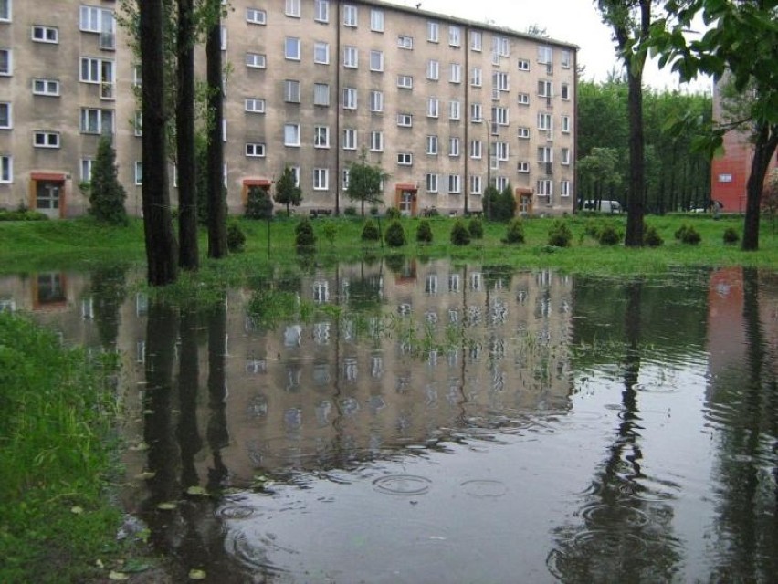 Pamiętna wielka woda w 2010 roku. Wezbrane rzeki zalały wtedy Oświęcim i cały powiat oświęcimski. ZDJĘCIA