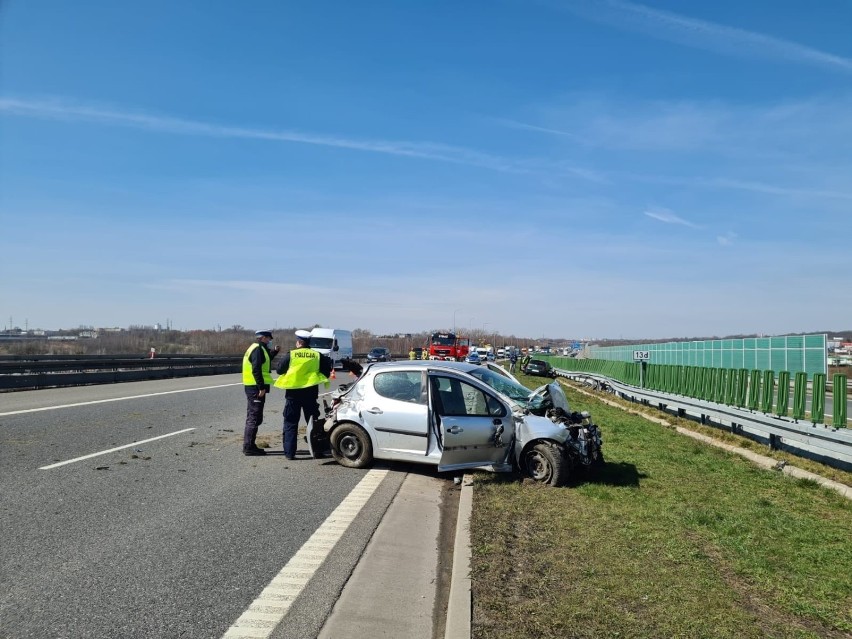 Wypadek na A1 w Piekarach Śląskich. Przejazd w kierunku...