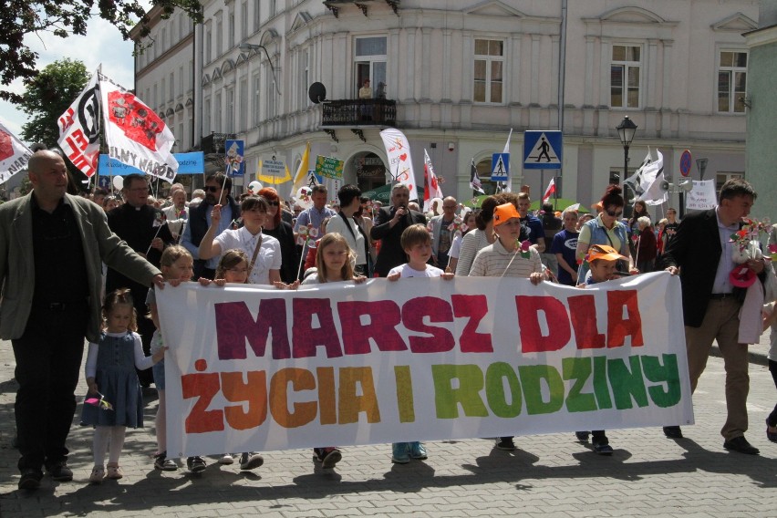 Budzenie Sienkiewki 2015: Marsz dla Życia i Rodziny w Kielcach (zdjęcia)