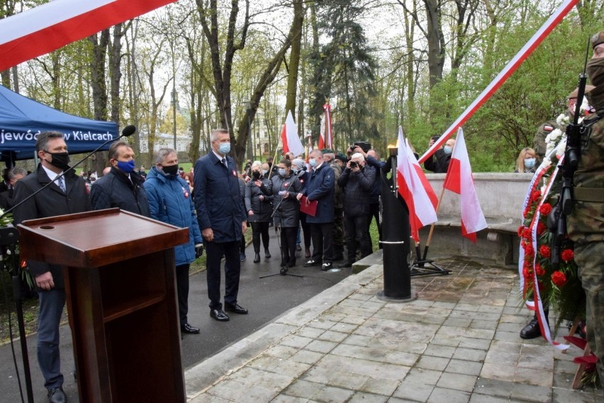 W poniedziałek, w 230. rocznicę uchwalenia Konstytucji 3-go...