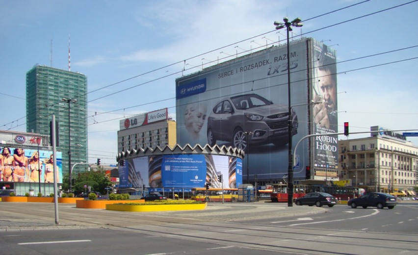 Biurowiec Universalu znowu będzie wielkim billboardem. W...