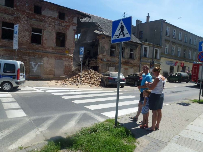 Gniezno: zawalił się fragment budynku na ul. Grzybowo