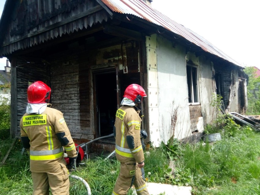 Pożar w drewnianym domu przy ulicy Kadłubka w Kielcach.