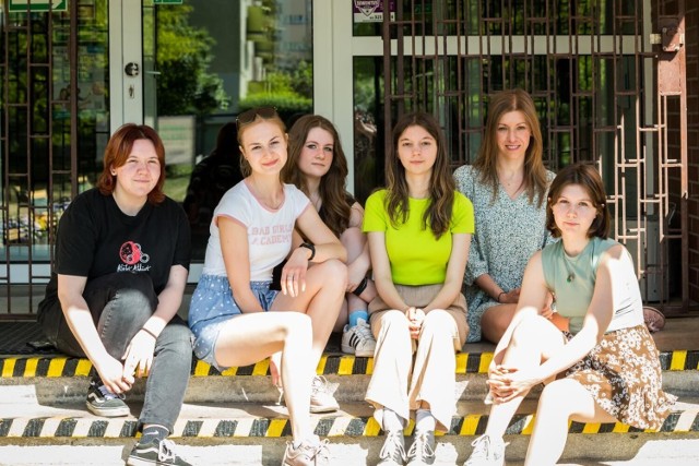 W IV LO w Bydgoszczy młodzież zrealizowała w tym roku szkolnym cztery projekty społeczne. W działaniach wspierała uczennice Agata Frątczak, pedagog szkolna.