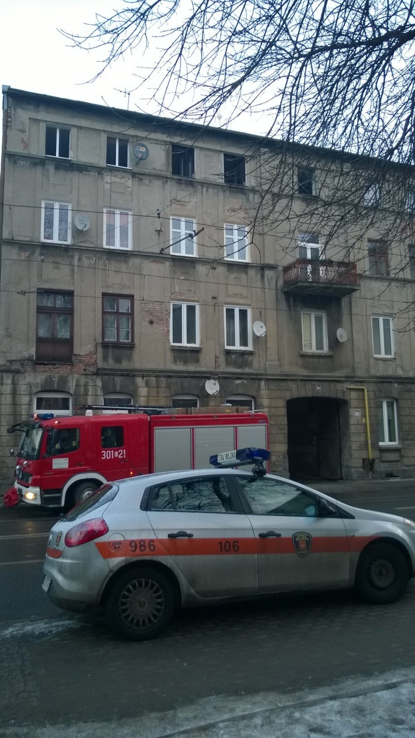 Pożar na ul. Limanowskiego w Łodzi. Jedna osoba nie żyje