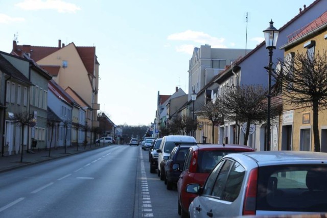 O północy z piątku na sobotę w Polsce wprowadzono dodatkowe obostrzenia