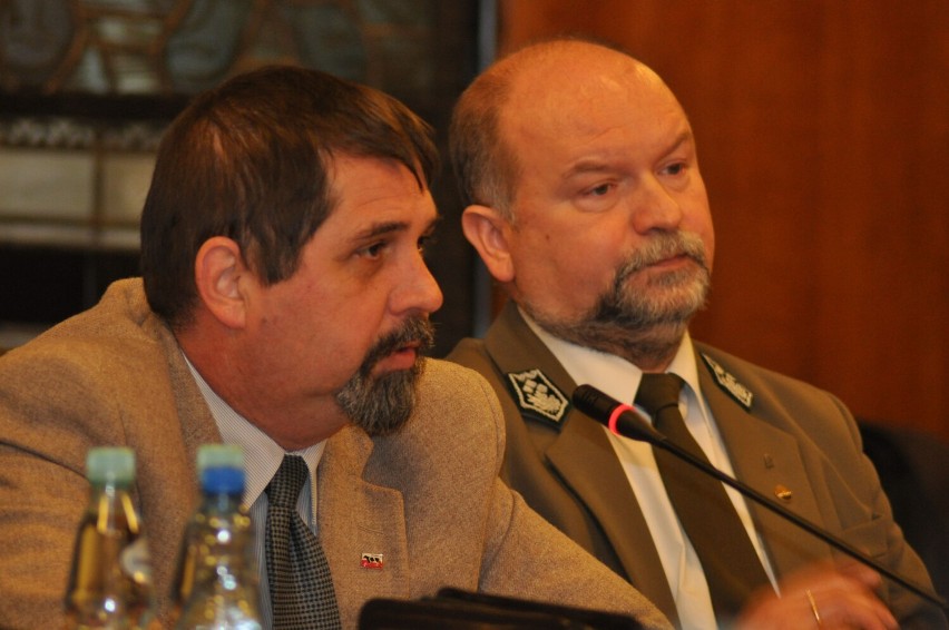 Radni Wiesław Drewnowski (z lewej) i Janusz Rautszko, 2011