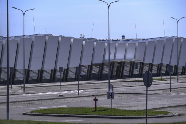 Choć na ucywilnienie lotniska na granicy Gdyni i Babich Dołów wydano potężną kwotę, port lotniczy od 2014 roku stoi nieczynny.