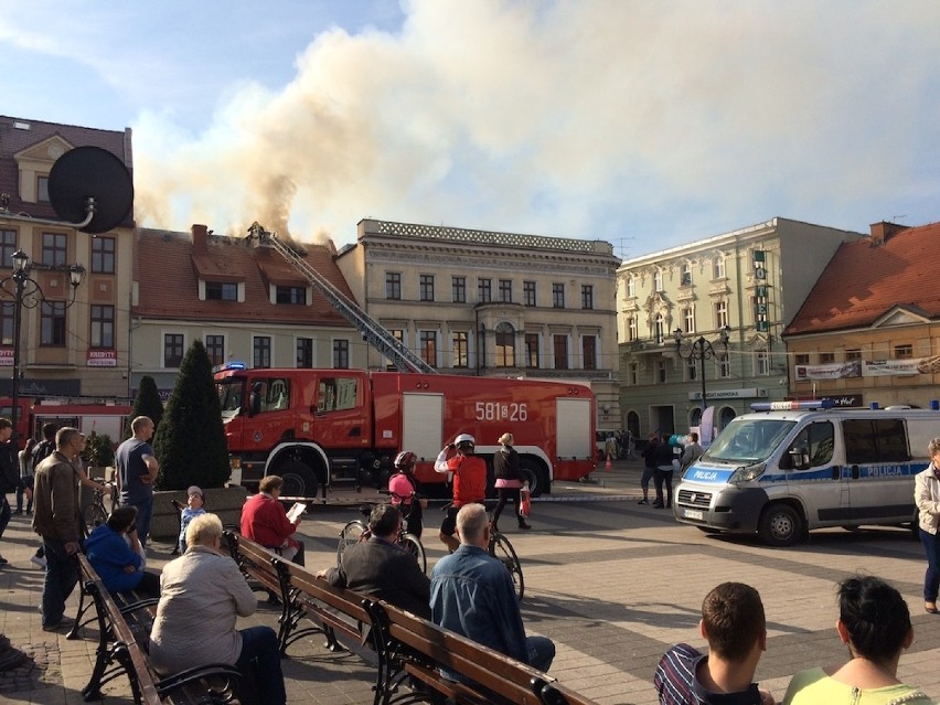 Pożar w kamienicy na rynku w Rybniku. Do budynku na razie nie można wejść 