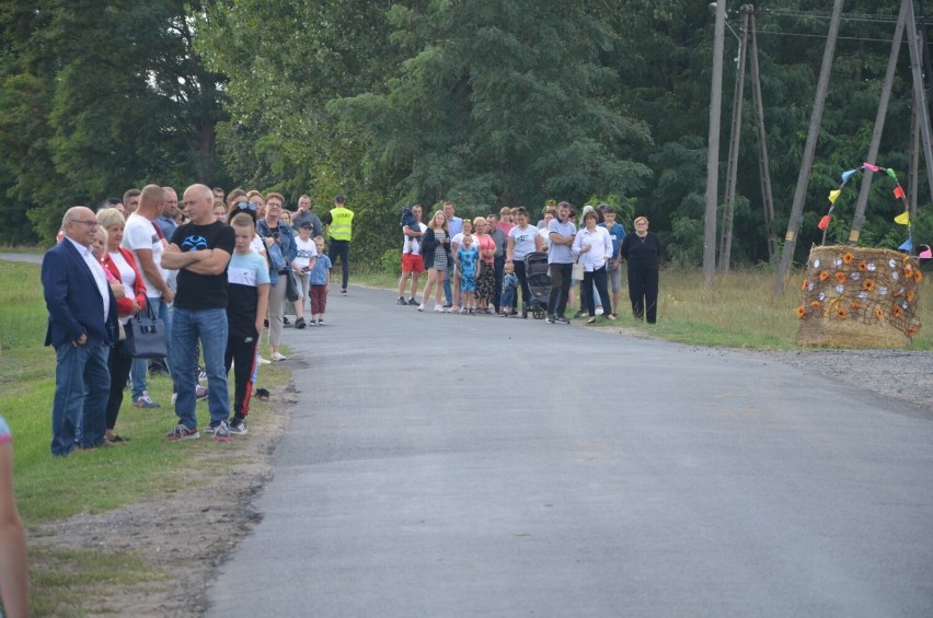 Wielobarwne dożynki gminno - parafialne w Jabłonnie