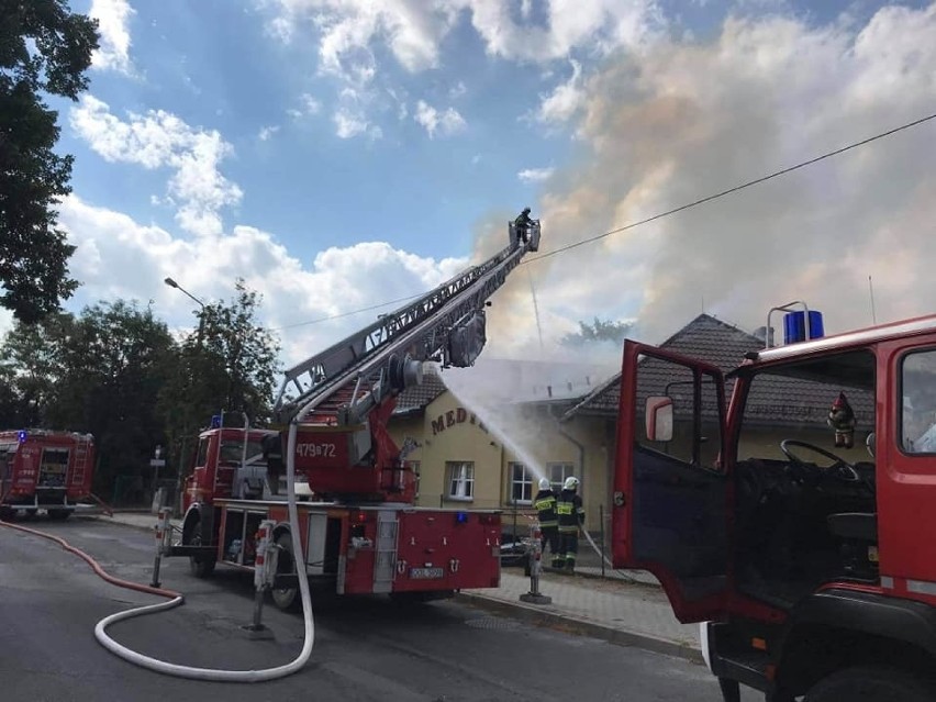 Pożar przychodni przy ul. Fabrycznej w Praszce.