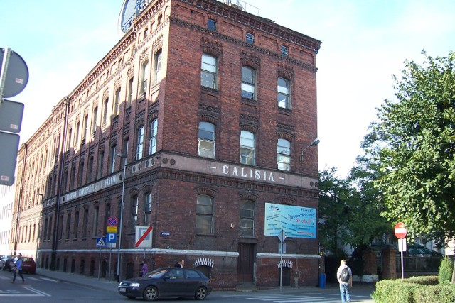 Budynek dawnej fabryki Calisia systematycznie jest dewastowany