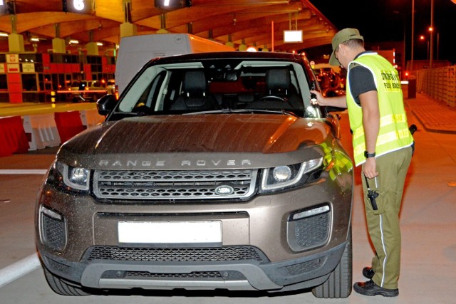 Zatrzymany na granicy w Budomierzu land rover okazał się kradziony.