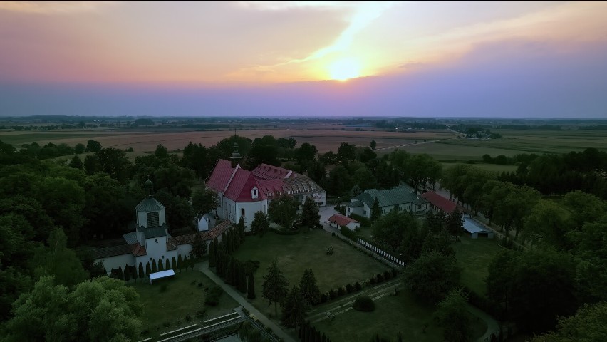 Najstarsze miejsce kultu maryjnego w Polsce z lotu ptaka. Fotograf z Rogoźna wybrał się do Górki Klasztornej [ZDJĘCIA+WIDEO]