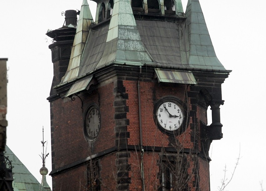 Wrocław: Zegar na Bibliotece Uniwersyteckiej już działa