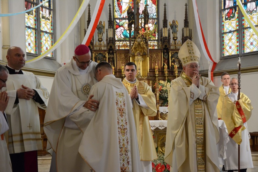 W Diecezji Ełckiej święcenia kapłańskie przyjął suwalczanin [Zdjęcia] 