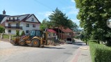 Gierczyce. Awaria sieci wodociągowej w Gierczycach, drogowcy uszkodzili rurę z wodą