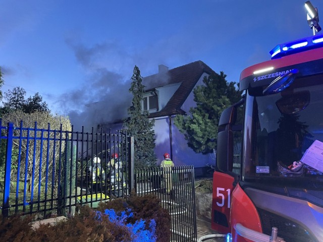 Pożar budynku w Sopocie. Na miejscu 5 zastępów straży pożarnej