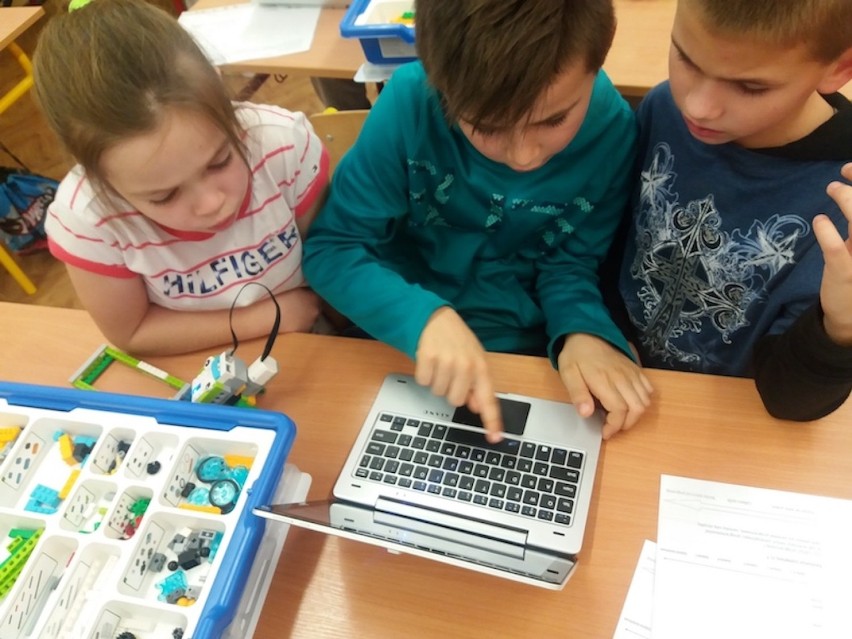 Region tarnowski. Dzieci zbudują na lekcjach roboty z klocków i same je zaprogramują