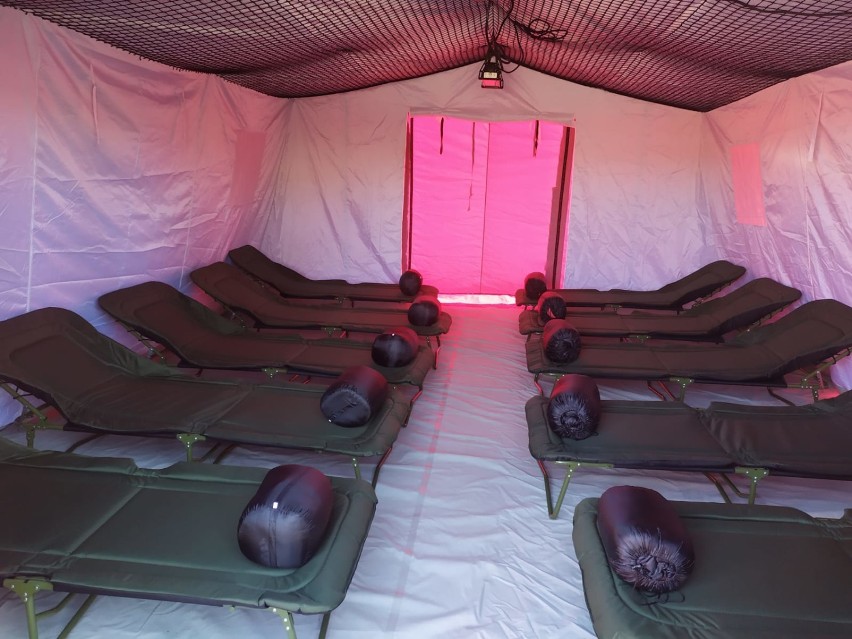 Do jednostek OSP w Kobylance i Łużnej trafiły specjalistyczne namioty, które mogą służyć jako szpitale polowe [ZDJĘCIA]