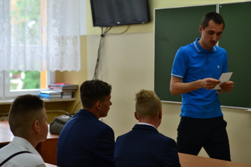 Rozpoczęcie roku szkolnego w zespole Szkół w Zduńskiej Woli Karsznicach
