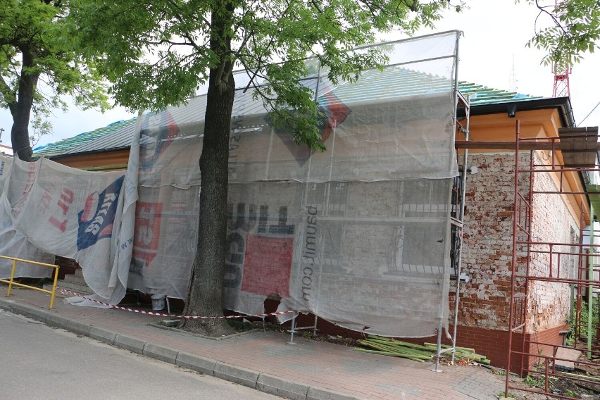 Trwa remont starej części urzędu gminy w Bobrownikach