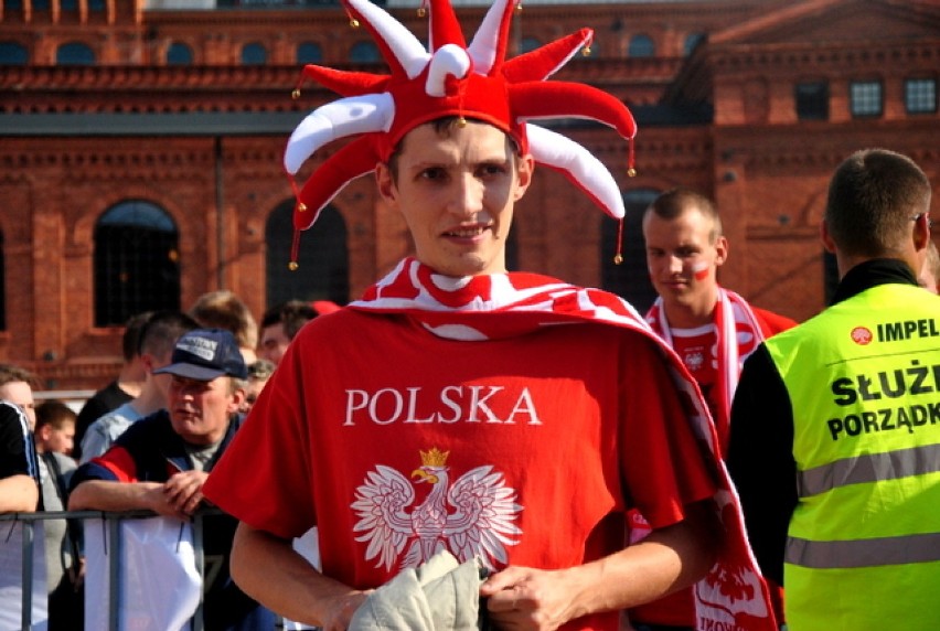 EURO 2012: tak łodzianie dopingowali Polskę w meczu z Grecją [zdjęcia]