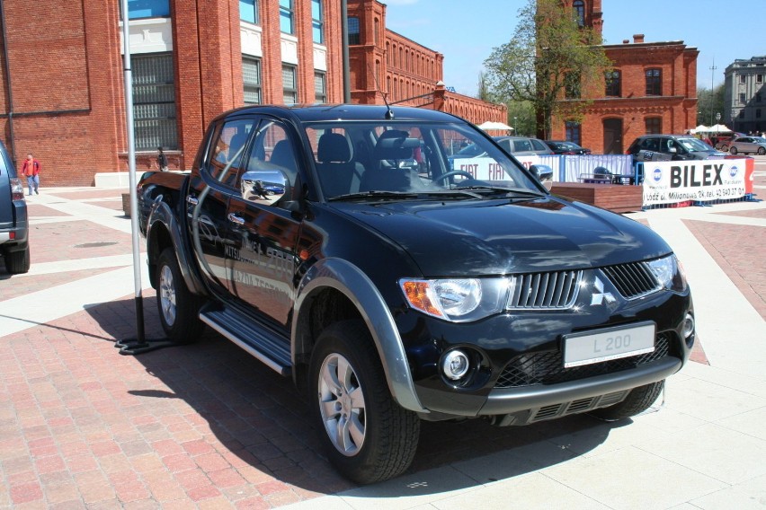 Mitsubishi L200 - coś dla ludzi wożących raz rodzinę, a raz...