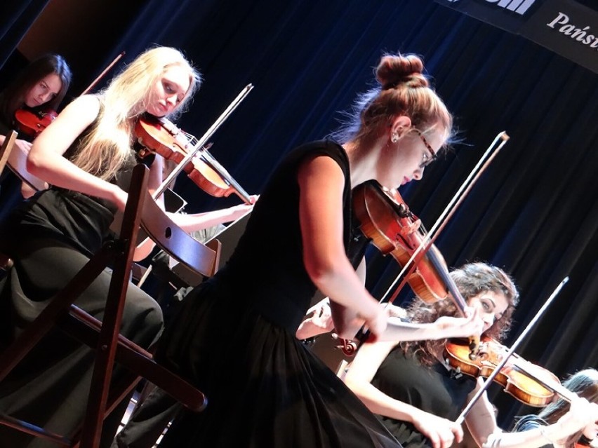 Sukcesy uczniów szkoły muzycznej w Zduńskiej Woli. Trwa też rekrutacja