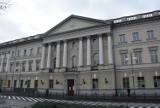 SPROSTOWANIE do artykułu: W sądzie w Kaliszu ruszył proces w sprawie podwójnego morderstwa w Pleszewie